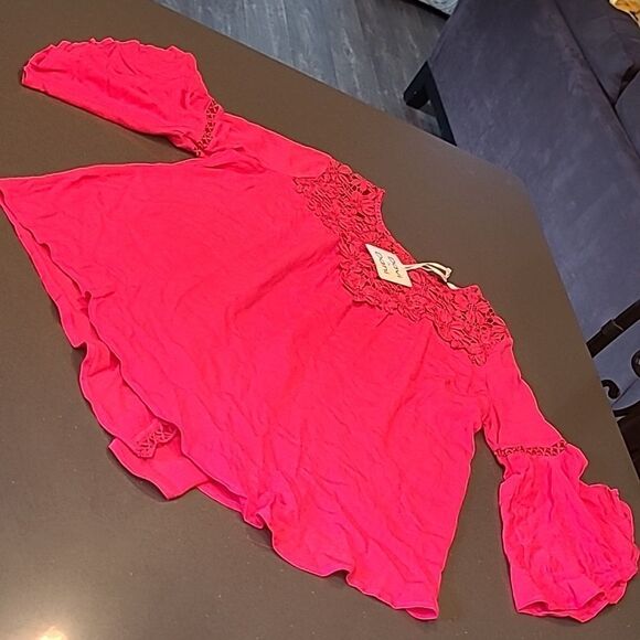 Davi & Dani sz S berry pink top with lace neckline and bishop sleeves - Picture 4 of 11